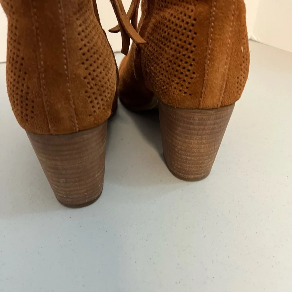 Toms brown suede